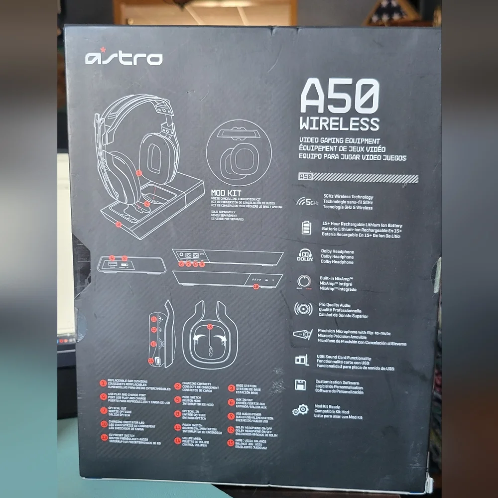 Astro A50 Wireless Gaming Headphones - Picture 2 of 4